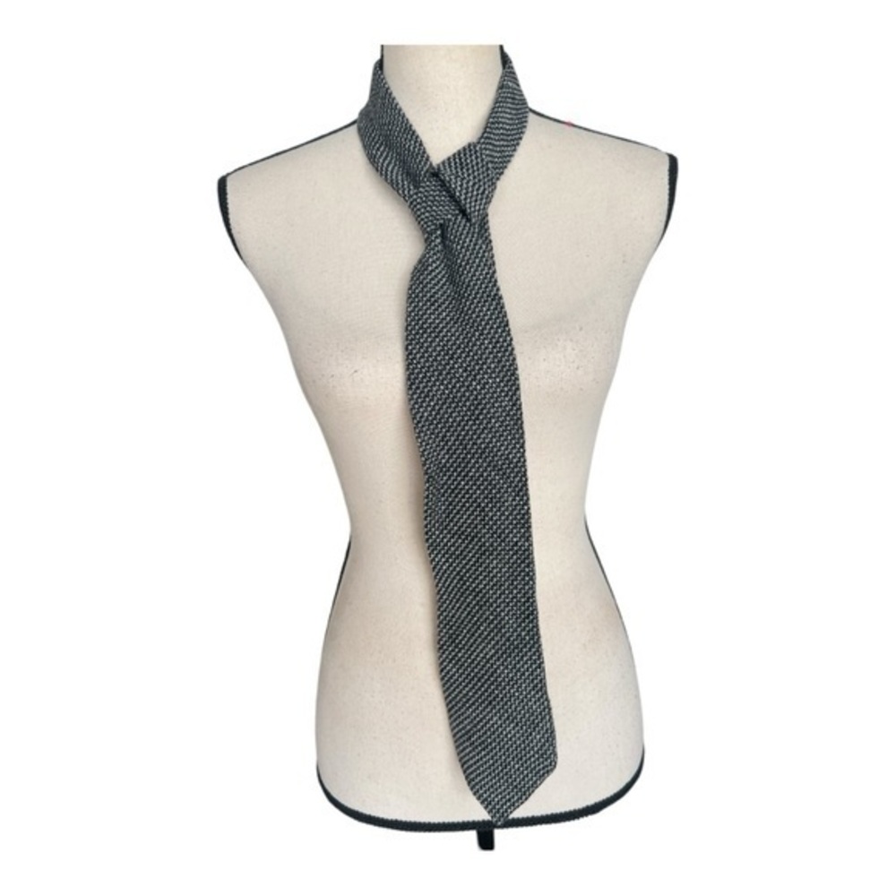 Etro Luxury Classic Black and White Textured Tie